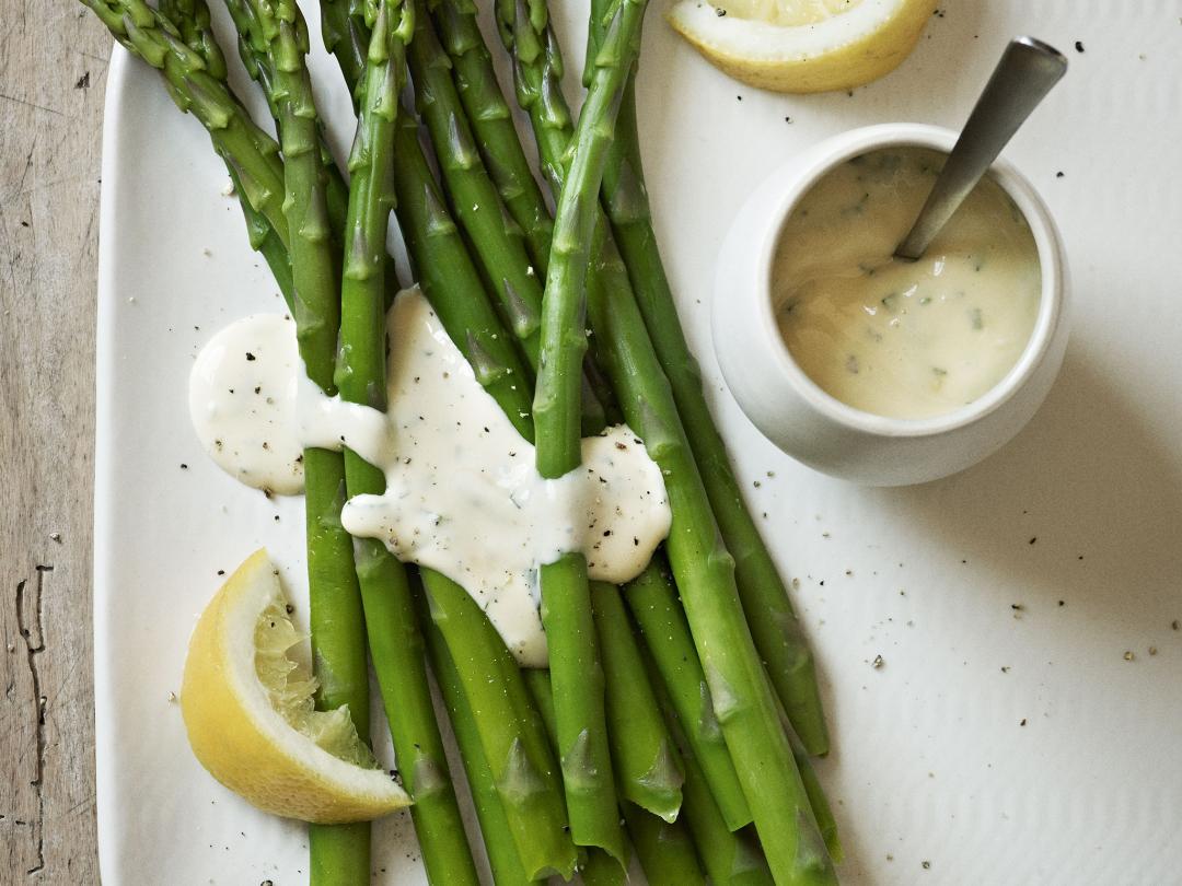 Asparagus and hollandaise 1176