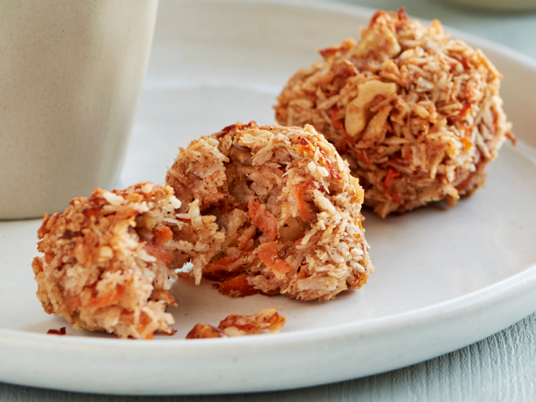 Carrot cake macaroons