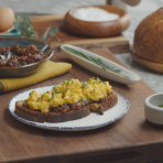 GORDON’S SOFT SCRAMBLE & BACON JAM TOAST » Gordon Ramsay.com