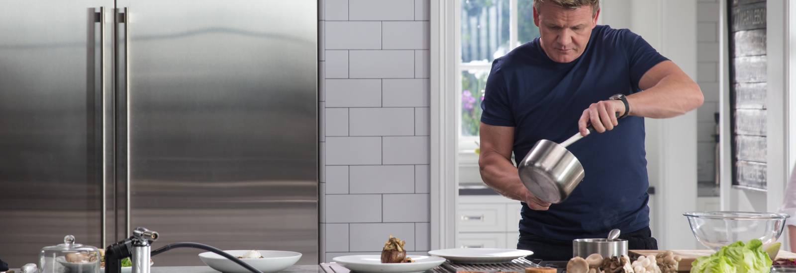 Gordon Ramsay's Home Cooking: Everything You Need To Know To Make Fabulous Food: Ramsay, Gordon: 8601420770577: Amazon.com: Books
