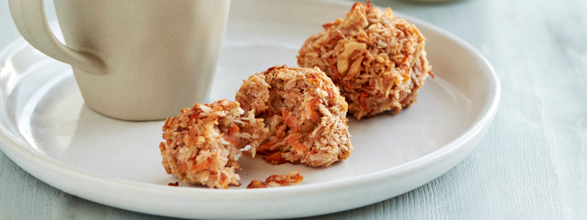 Carrot cake macaroons